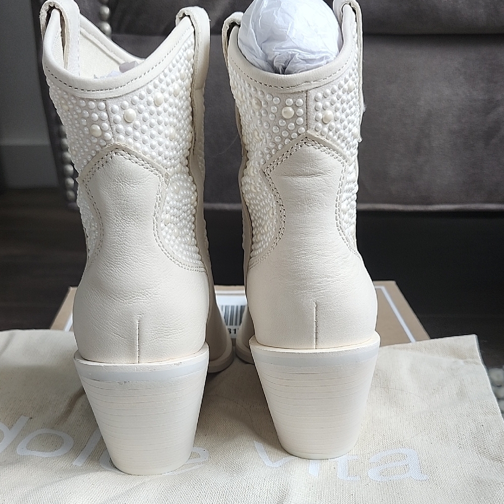Dolce Vita Nashe Boots - Picture 4 of 4